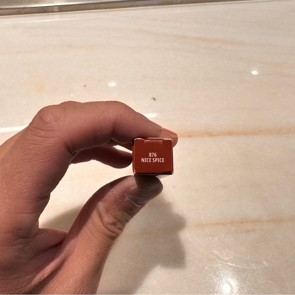 MAC
Powder Kiss Velvet Blur Slim Lipstick 876 Nice Spice - Picture 3 of 7